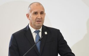 Новини світу - Президент Болгарії наклав вето на закон стосовно Лукойлу