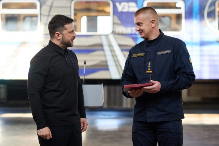 Президент привітав залізничників з професійним святом