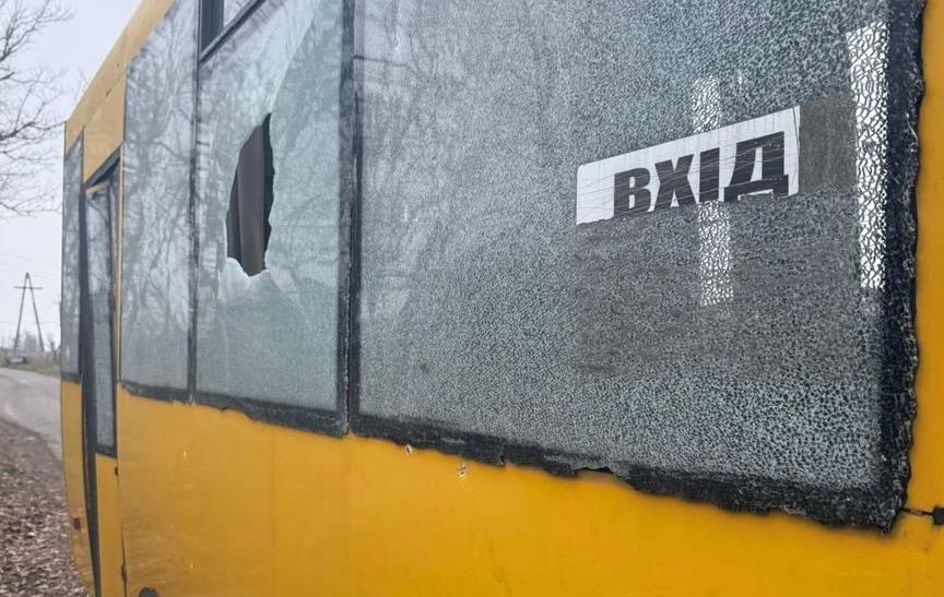 Новини України - Росіяни вдарили по автобусу у Краматорській громади, є поранені