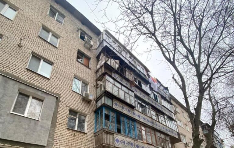 Росіяни вдарили по Дніпру, шестеро поранених