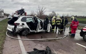 Новини України - Смертельна ДТП під Києвом: BMW кілька разів перекинувся