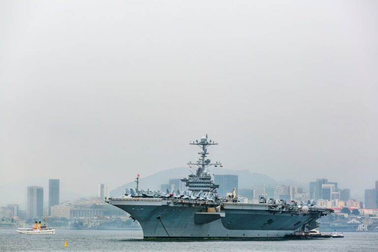 США направили атомний авіаносець до Південної Кореї
