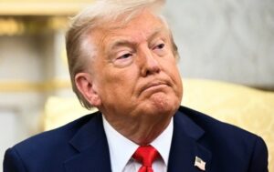 Новини світу - Трамп розглядає три варіанти операцій у Венесуелі - ЗМІ