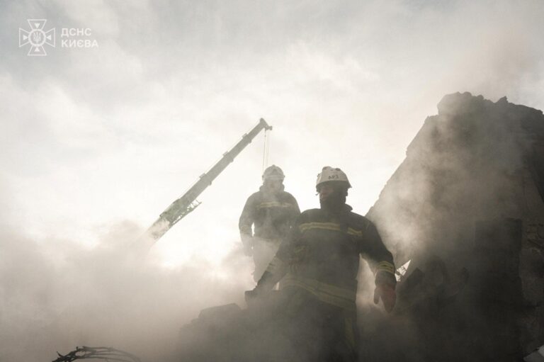 У Києві деблокували тіло сьомої жертви атаки РФ