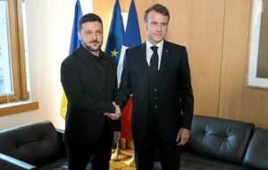 У Парижі Зеленський відвідає Генштаб “багатонаціональних сил”