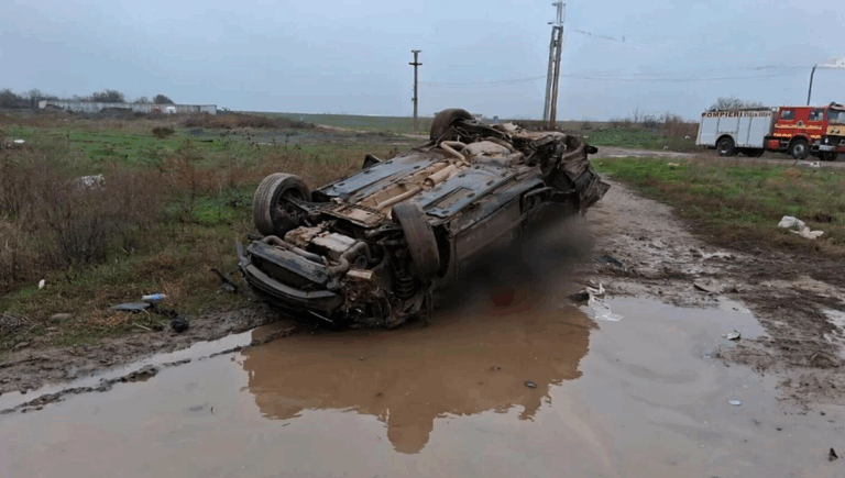 У Румунії потяг розчавив на переїзді автомобіль з людьми