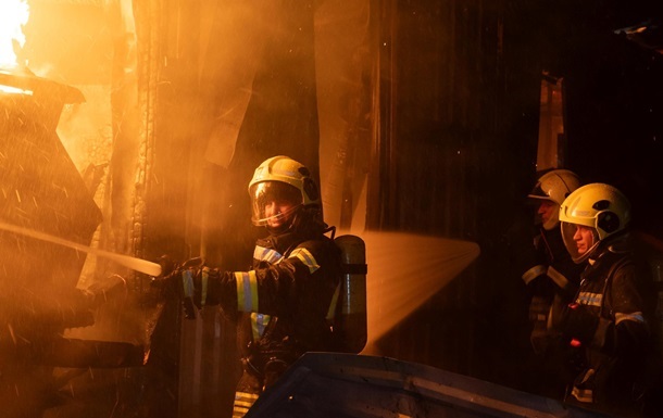 У Вишгороді БПЛА влучив у багатоповерхівку