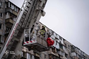 Удари по Києву: рятувальні роботи завершено