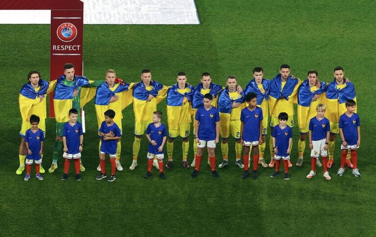 Україна та Ісландія затвердили комплекти форми на майбутній матч