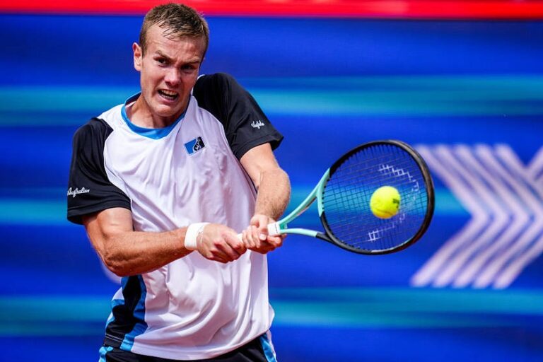 Українець Сачко болісно реагує на війну в Україні: Гостро це переживаю