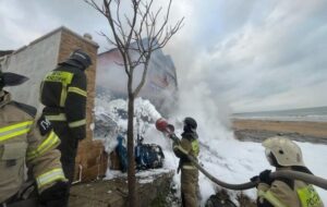 В Дагестані гелікоптер упав на житловий будинок: є загиблі й поранені