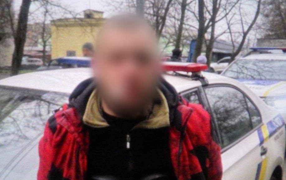 Новини Києва - В Києві чоловік пограбував дівчину, погрожуючи іграшковим пістолетом