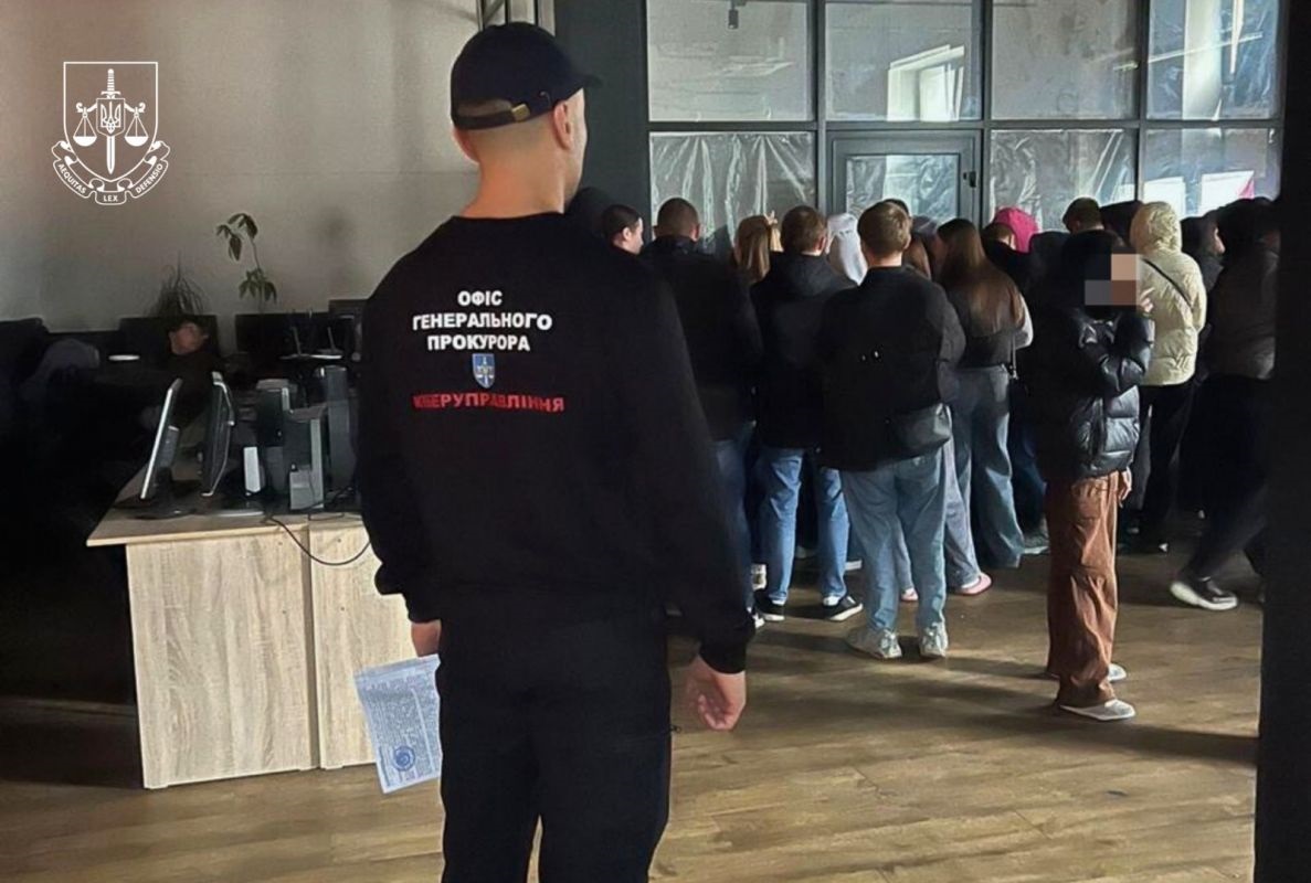 Новини України - В Україні ліквідували мережу із 14 шахрайських кол-центрів