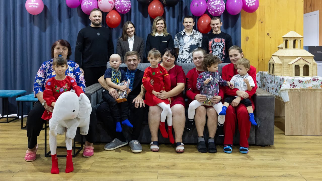Олена Зеленська спільно з командою Фундації відвідала велику прийомну родину на Полтавщині