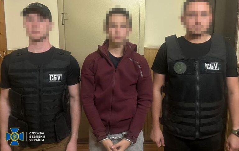 Юнак шпигував на ешелонами ЗСУ у двох областях