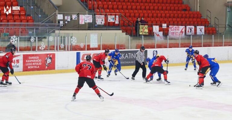Збірна України з хокею вдало розпочала серію товариських матчів