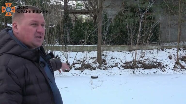 У Коломиї підлітки врятували чотирьох дітей, які провалилися під кригу