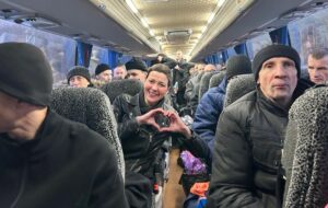 Новини України - Білорусь передала Україні 114 цивільних громадян