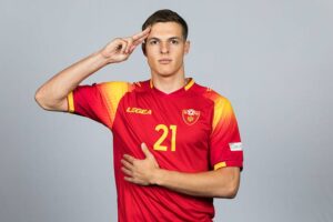 Новини спорту - Бомбардир Партизана може продовжити кар'єру в Мілані