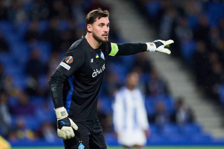 Динамо повернули гроші за Бущана