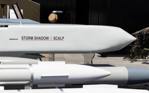 Новини світу - Генштаб: НПЗ в РФ атакували ракетами Storm Shadow