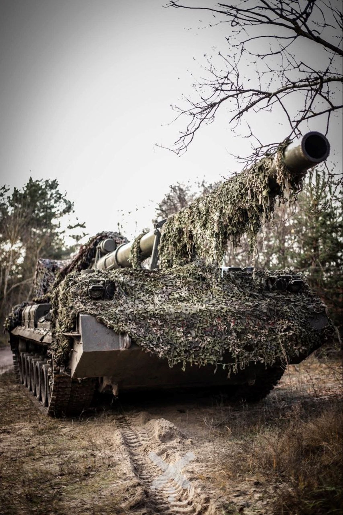 Новини України - ГШ: РФ тисне з допомогою авіації, 200 атак відбито