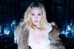 Новини культури - Мадонна прилюдно виправила помічника, який назвав Україну Росією