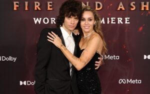 Новини культури - Майлі Сайрус підтвердила заручини з музикантом Максом Морандо