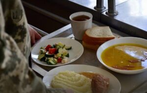 Новини України - Мобілізованих у ТЦК забезпечать харчуванням за стандартами ЗСУ