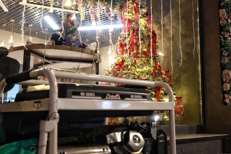 На Різдво РФ атакувала енергетику: є знеструмлення