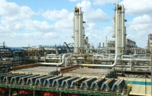 Новини світу - Найбільший ГПЗ Росії атакували дрони СБУ - медіа