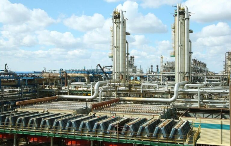 Найбільший ГПЗ Росії атакували дрони СБУ – медіа