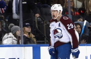 Ніч в НХЛ: Айлендерс виривають перемогу