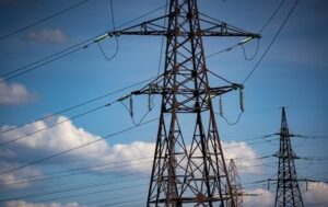 Обстріли і негода: графіки відключень на 29 грудня