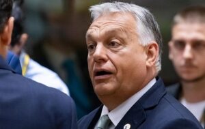 Орбан лякає угорців війною з Росією