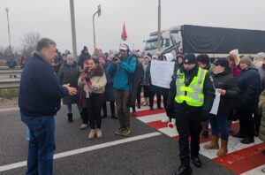 Під Житомиром перекрили трасу через компенсації за зруйновані оселі