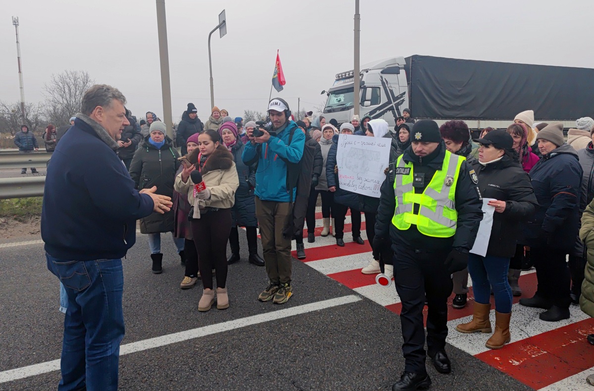 Новини України - Під Житомиром перекрили трасу через компенсації за зруйновані оселі