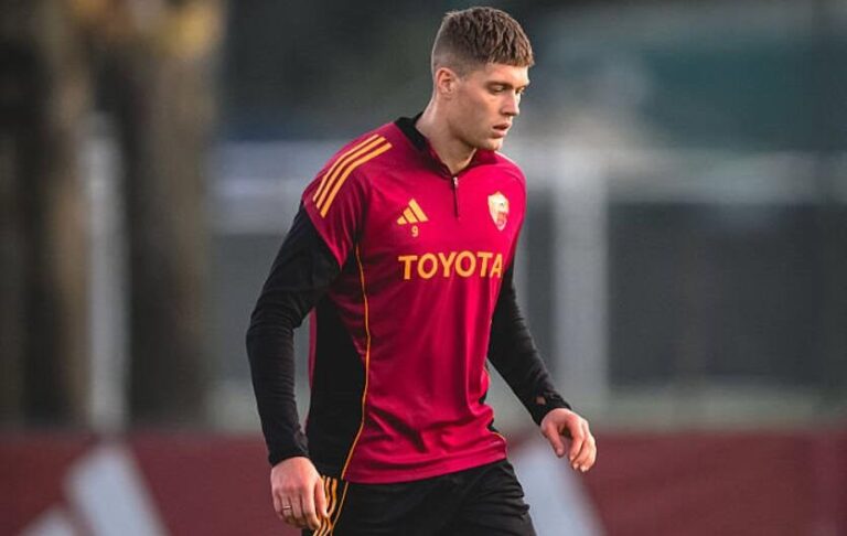 Рома ризикує залишитися без Довбика на матч із Ювентусом