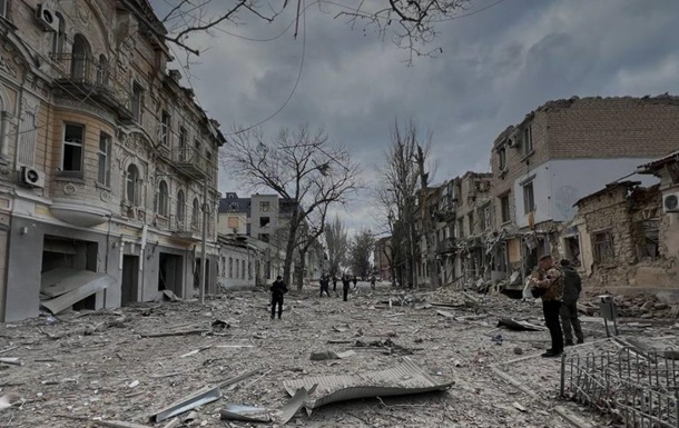 Росіяни вдарили по Херсону, є жертва