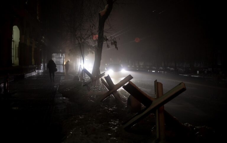 Стало відомо, як відключатимуть світло у вівторок