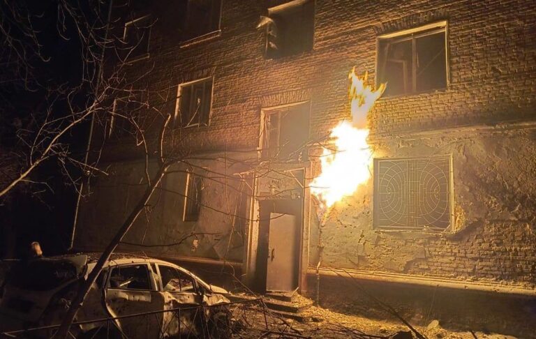 У Чернігові БПЛА вибухнув біля багатоповерхівки