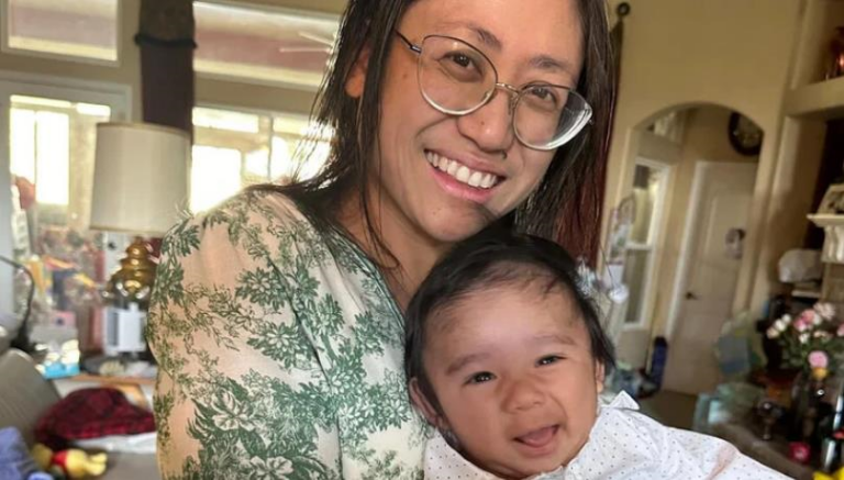 У США жінка виносила дитину у черевній порожнині