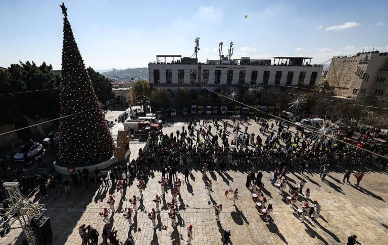 У Віфлеємі відновили різдвяні святкування після двох років війни в Газі