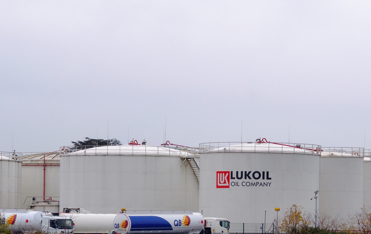 Новини бізнесу - Угорська компанія планує купити активи російського Лукойла - ЗМІ