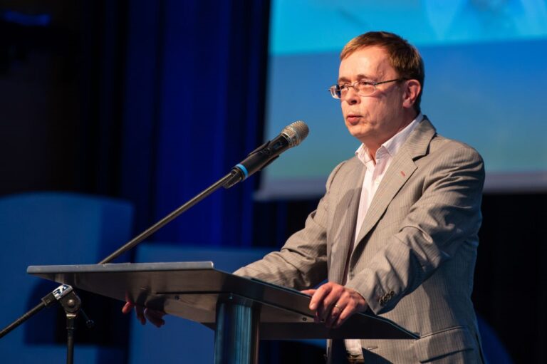 Україна скасувала візит євродепутатів через проросійського політика – ЗМІ