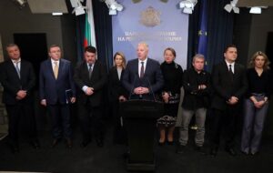 Новини світу - Уряд Болгарії на тлі масових протестів подав у відставку