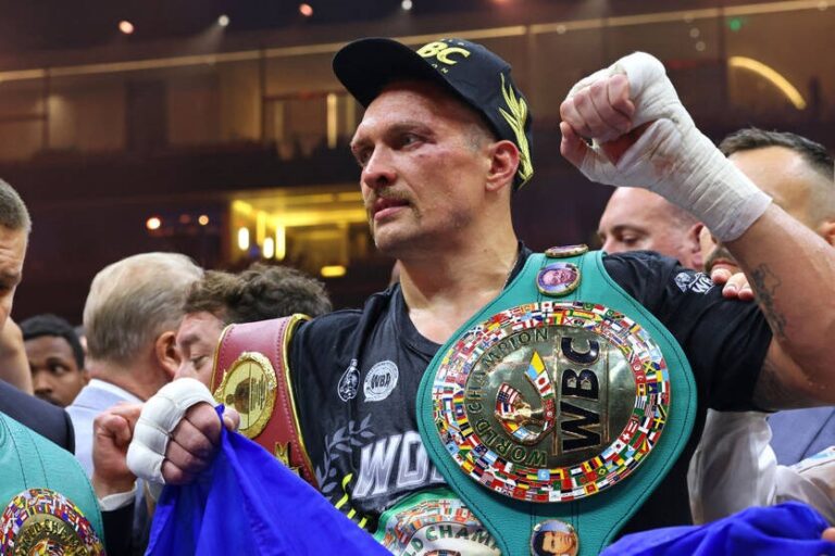 Усик отримав дозвіл від WBC на добровільний захист титулу
