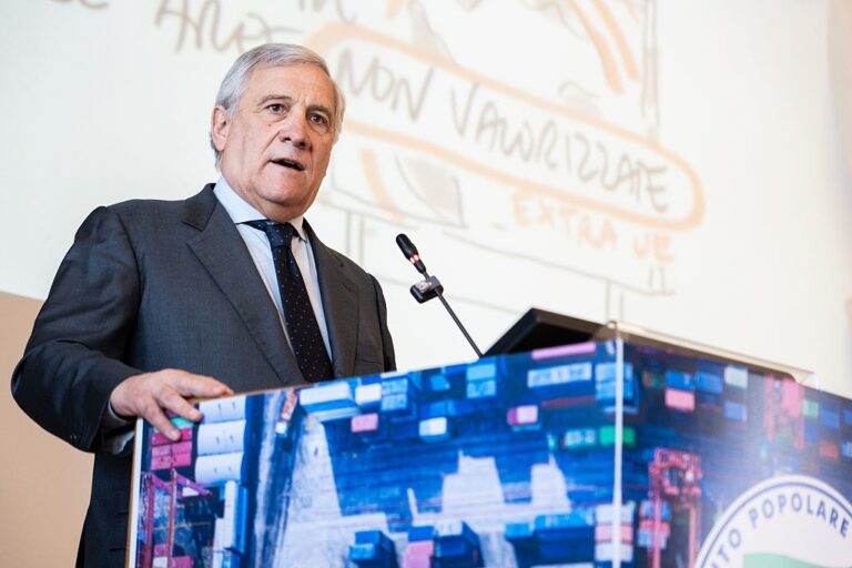 В Італії вважають купівлю зброї США для України “завчасною”