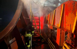 Новини України - В Одесі через нічну атаку РФ пошкоджене цивільне судно