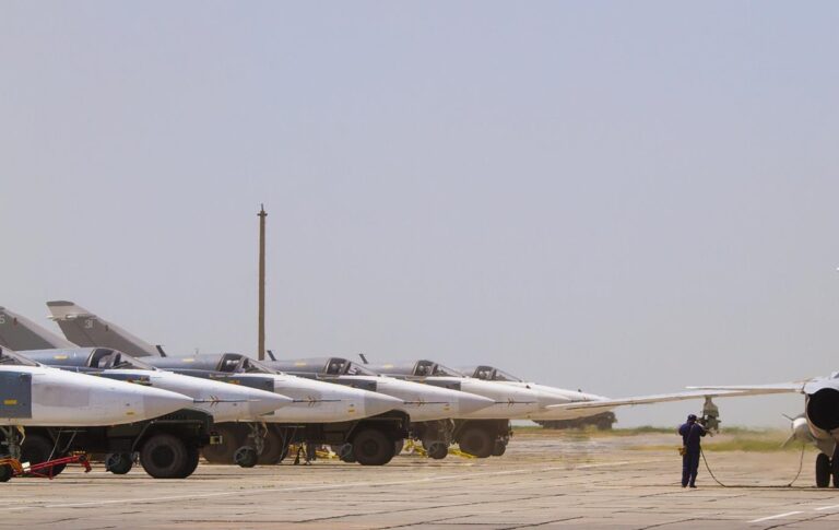 В РФ померли два льотчики, яких катапультувало з літака – соцмережі